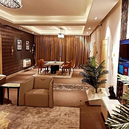 לגוס Sujimoto Residences Macdonald מראה חיצוני תמונה