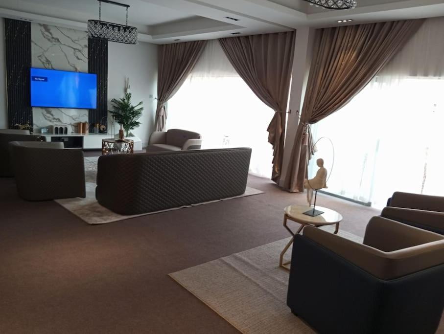 לגוס Sujimoto Residences Macdonald מראה חיצוני תמונה