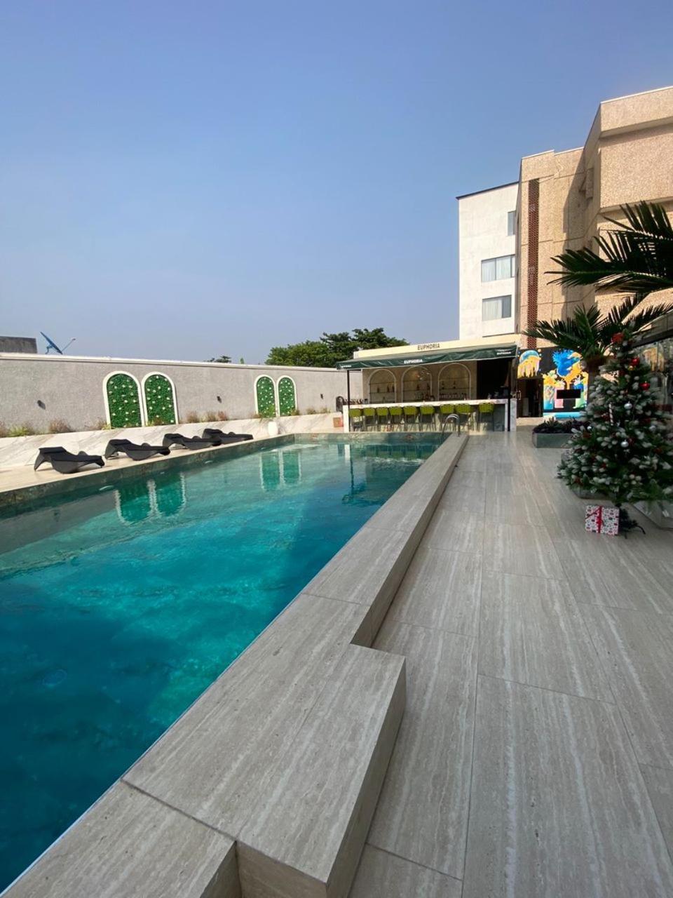 לגוס Sujimoto Residences Macdonald מראה חיצוני תמונה
